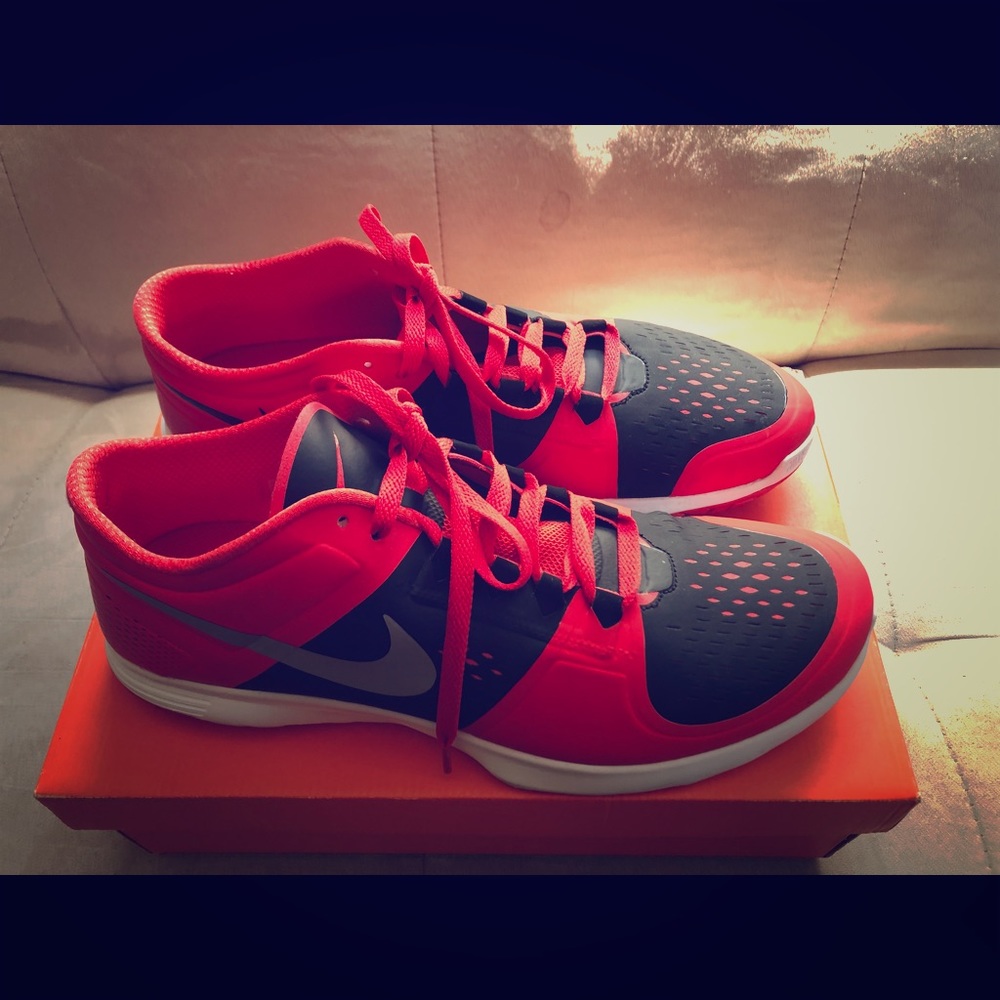 Nike Men’s FS Lite Trainer, Red, Black & Silver